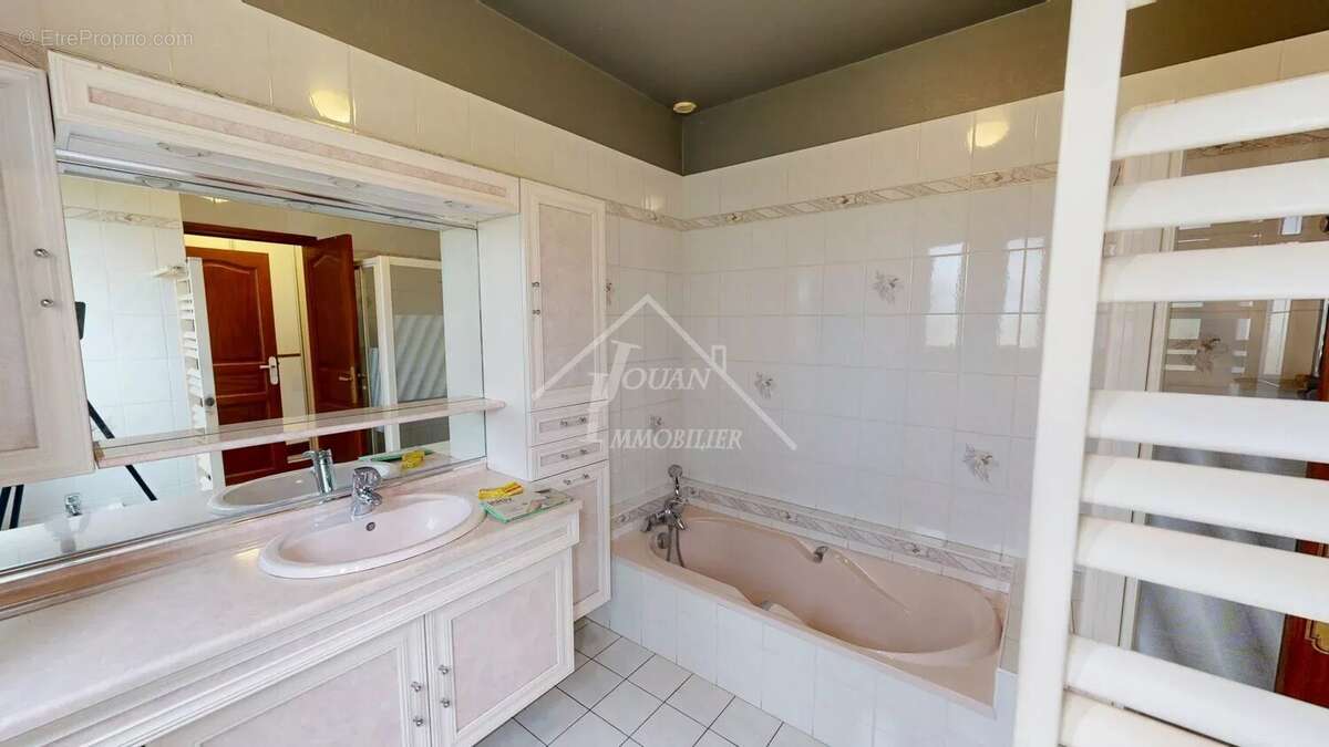 Maison à DOMPIERRE-SUR-BESBRE