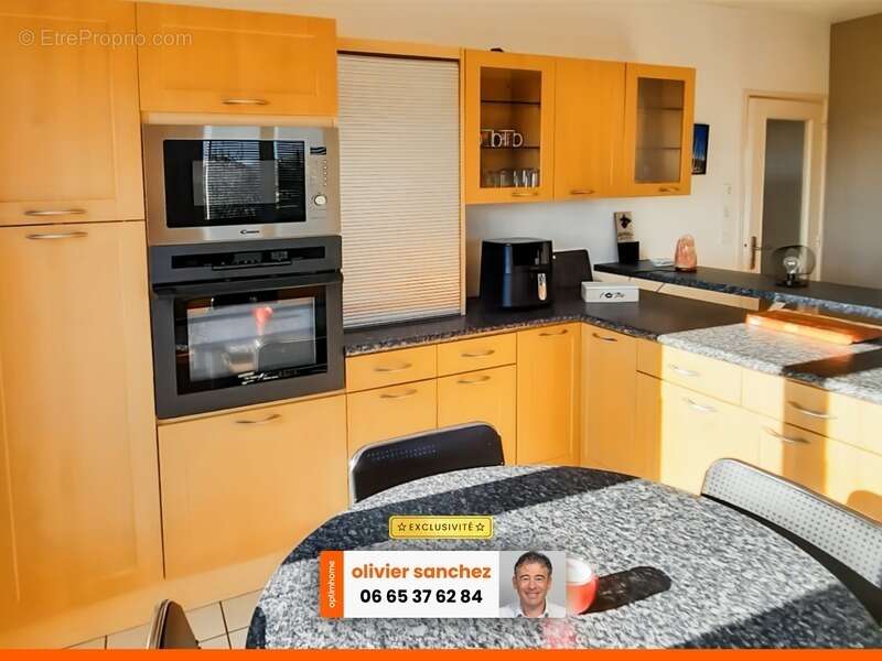 COURNON (63) - 7 pièces - DPE D - 162m² -  Vue dégagée sur la chaîne des Puys - photo 15