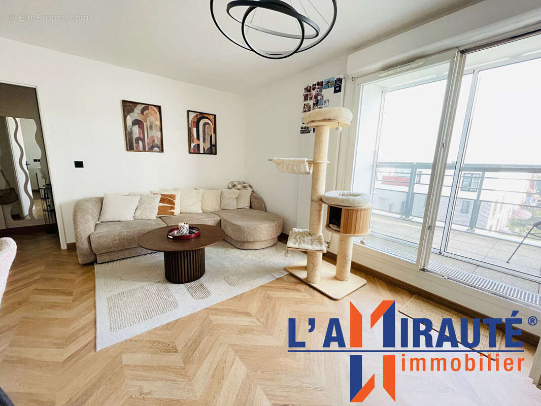 Appartement à SARTROUVILLE