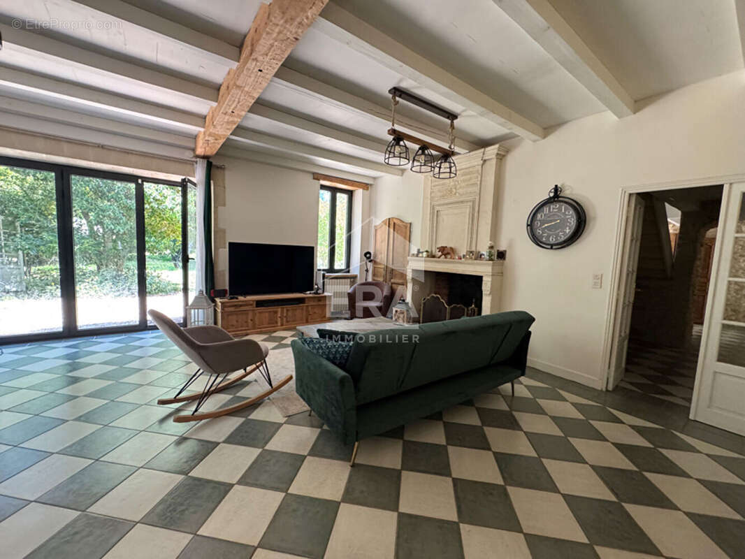Maison à SAINT-GIRONS-D'AIGUEVIVES