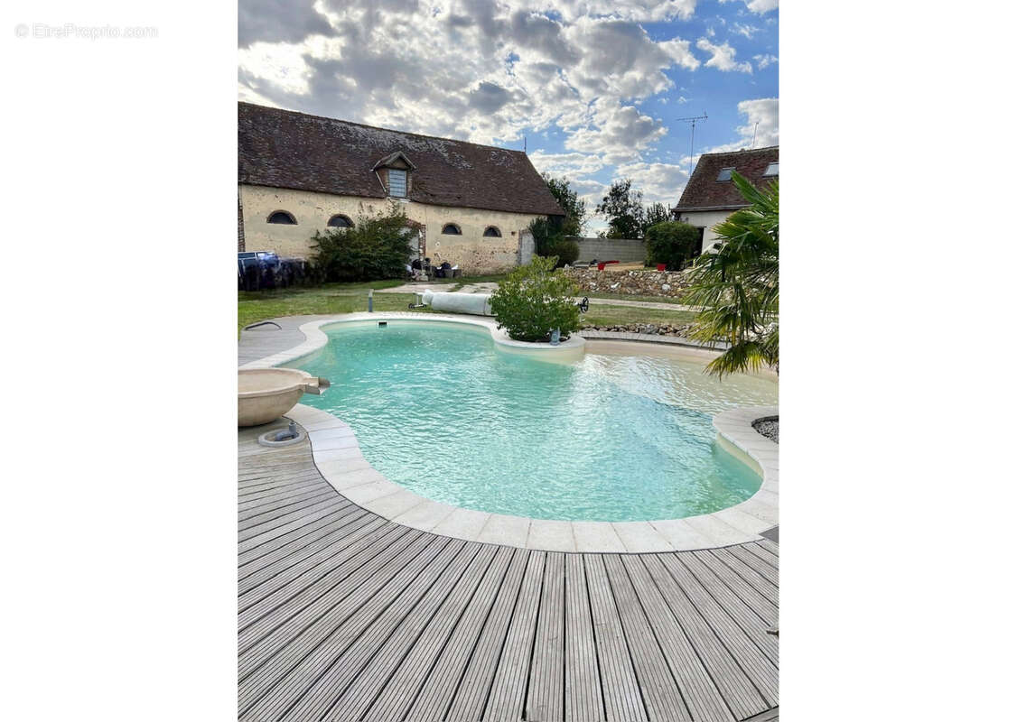 Maison à HOUDAN