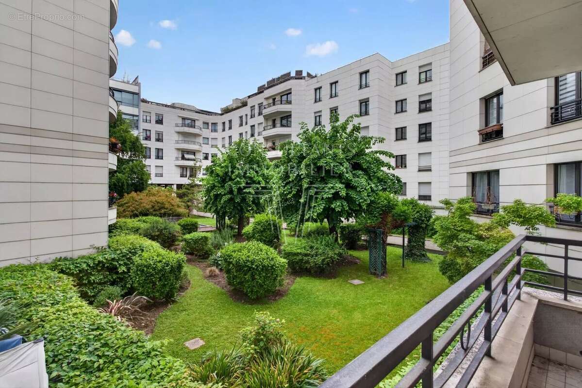 Appartement à LEVALLOIS-PERRET