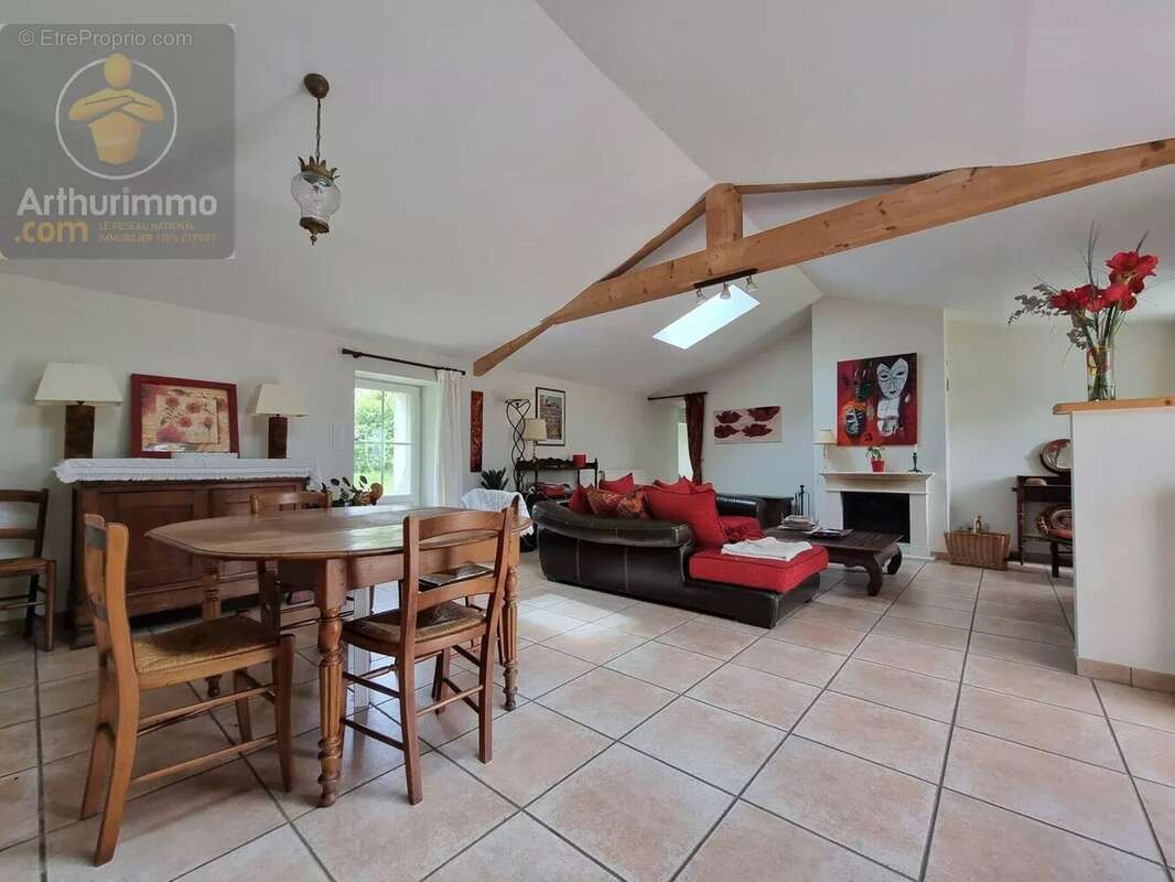 Maison à BOIS-DE-CENE