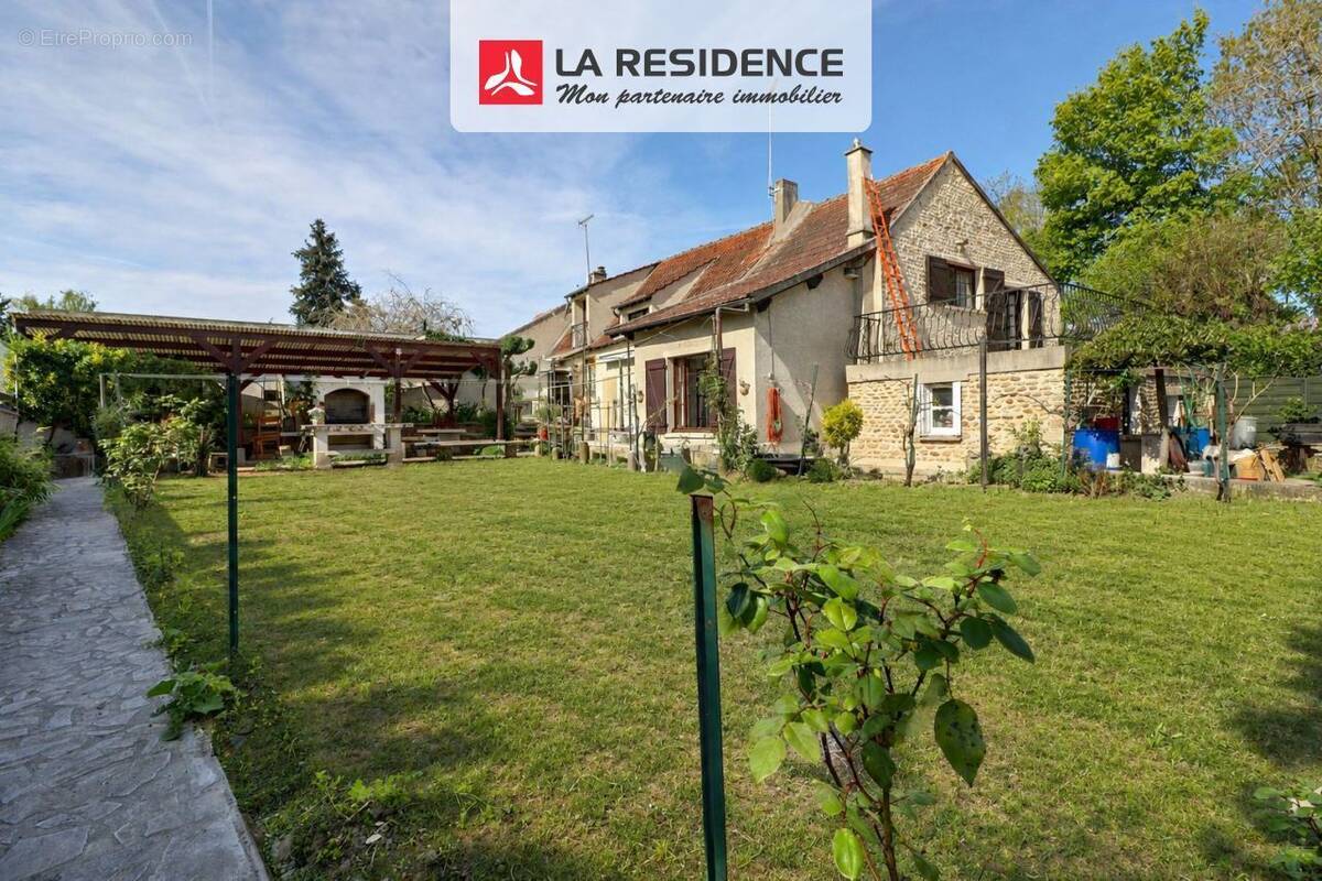 Maison à MONTFORT-L'AMAURY