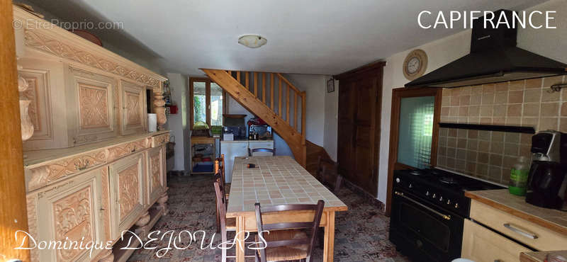 Maison à SAINT-MICHEL-DE-CHABRILLANOUX