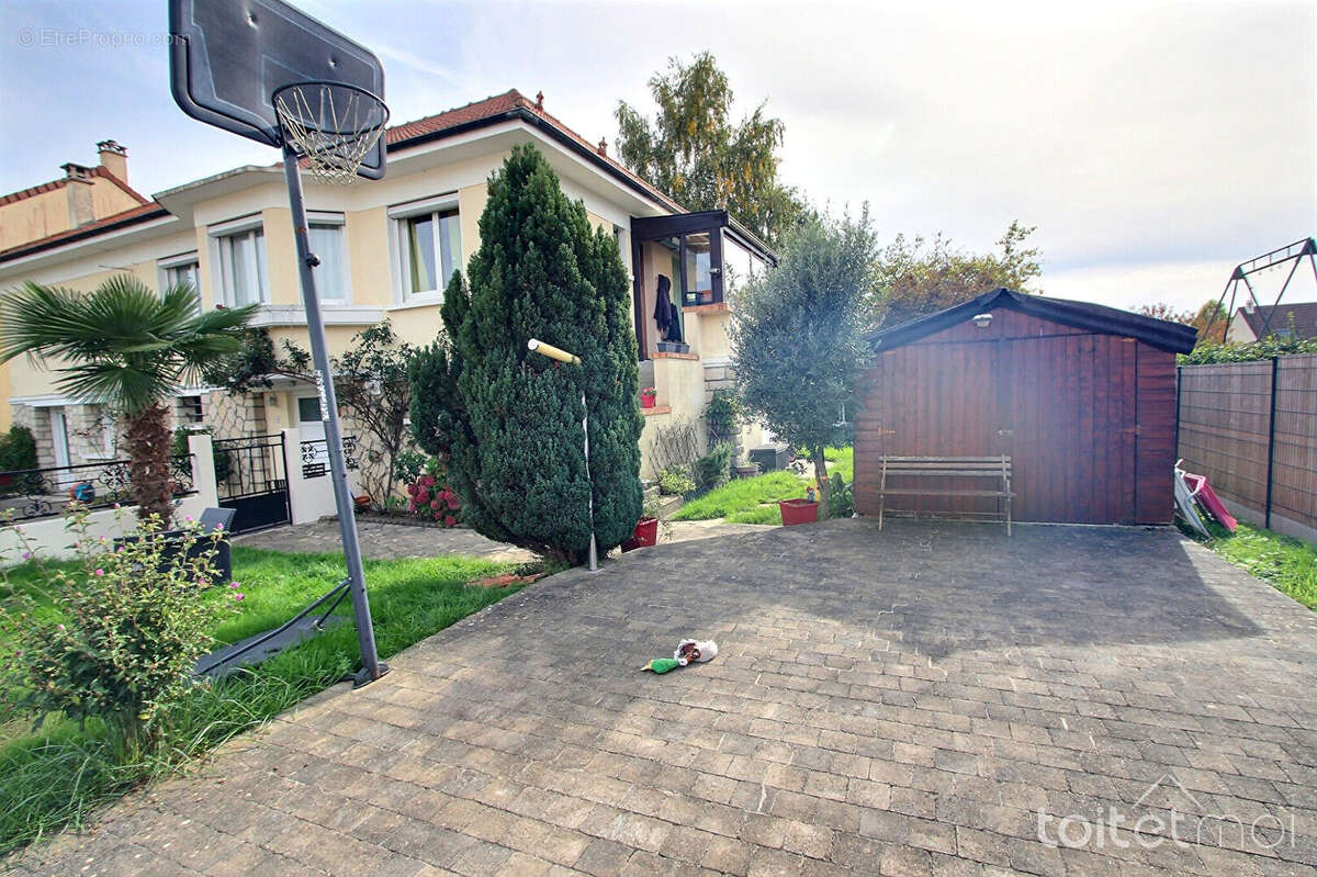 Maison à MAGNY-LES-HAMEAUX