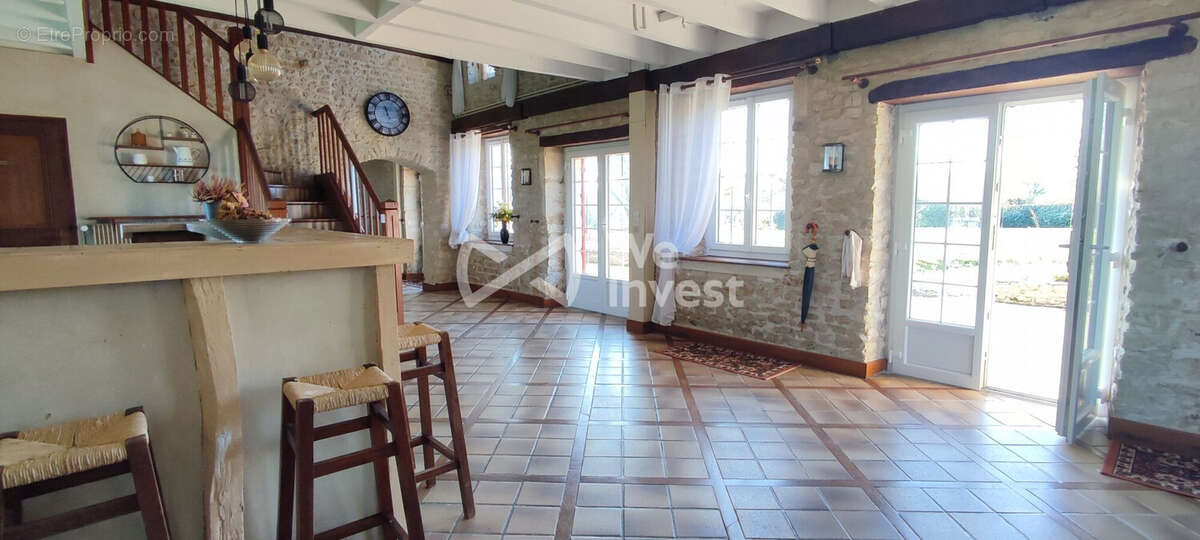 Maison 320 m² à Cordey  - photo 7