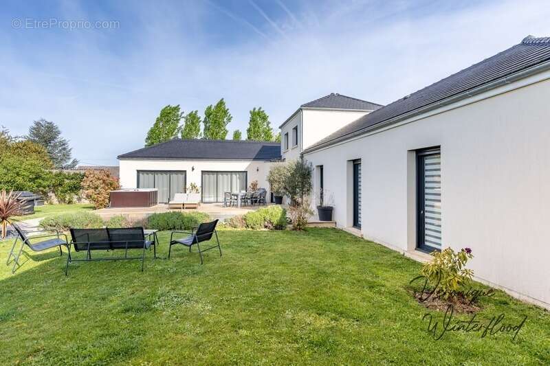 Maison à GROSSOEUVRE