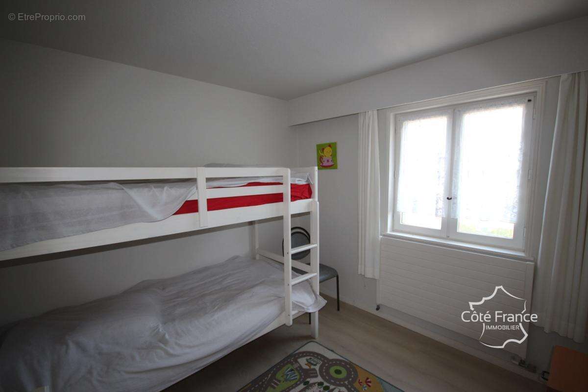AUBRIVES VILLA DE CARACTERE sur un terrain de 3600 m2, proch - photo 14