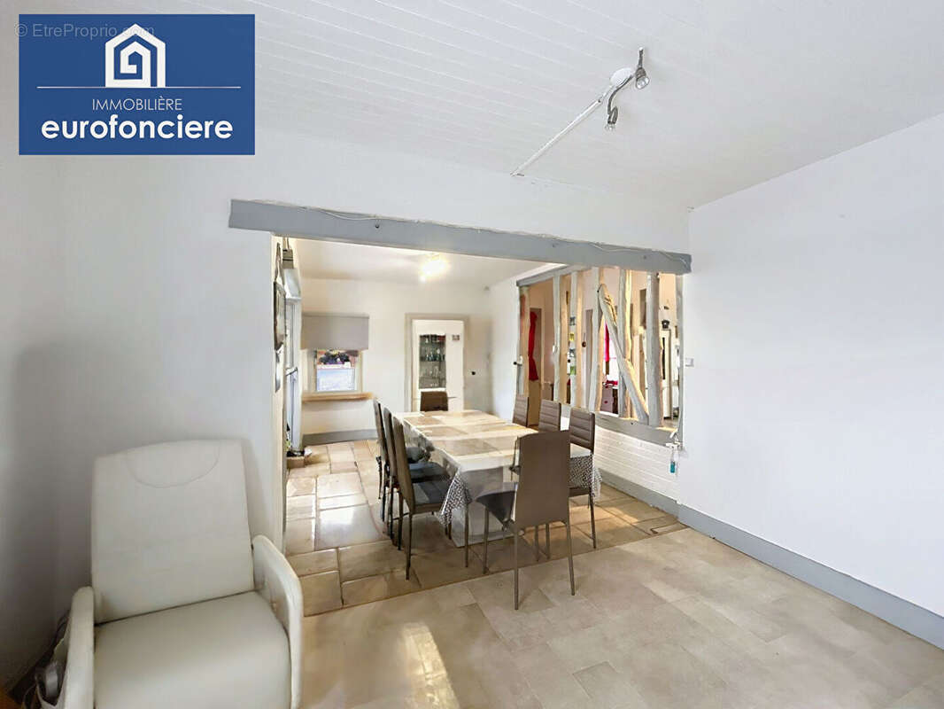 Maison à VITRY-LE-CROISE