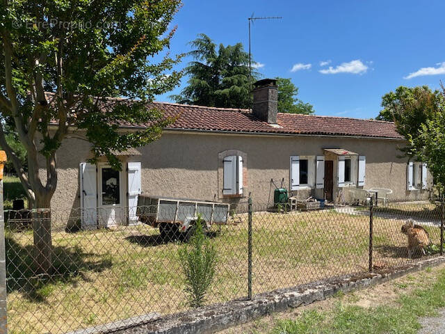 Maison à MEZIN