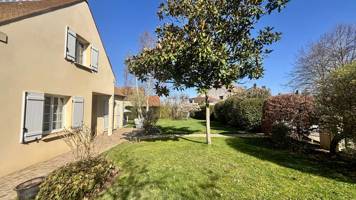 Maison à MONTFORT-L'AMAURY