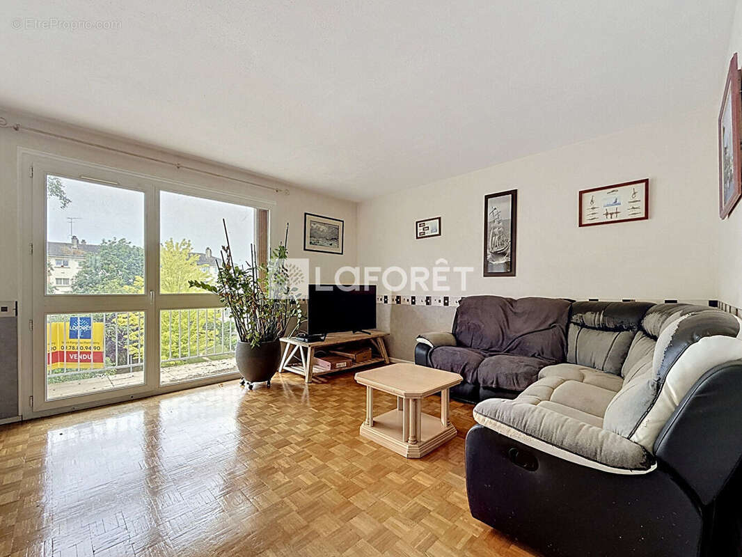 Appartement à SAINT-FARGEAU-PONTHIERRY