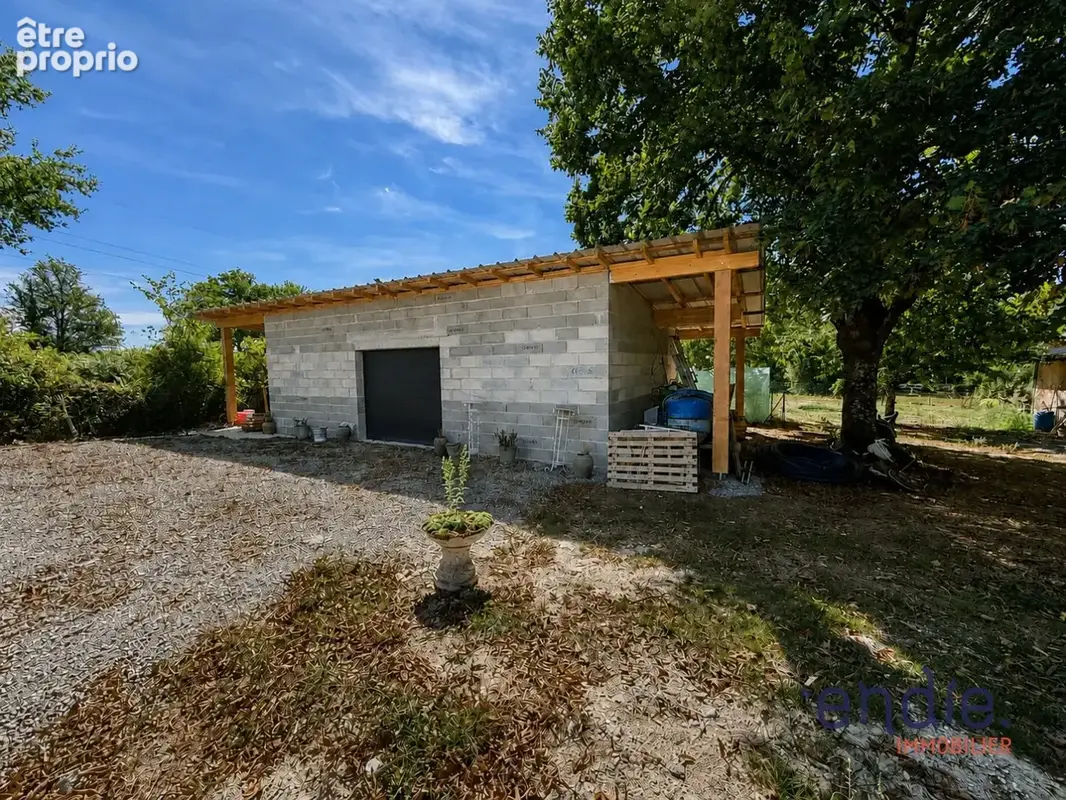 Maison plein pied3 chambres bureau garages terrain et etang - photo 7