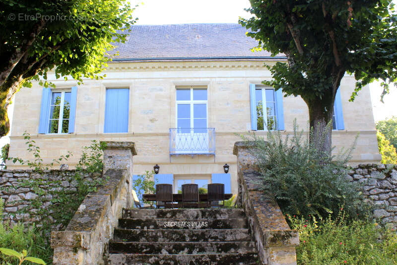 Maison à FARGUES-SAINT-HILAIRE