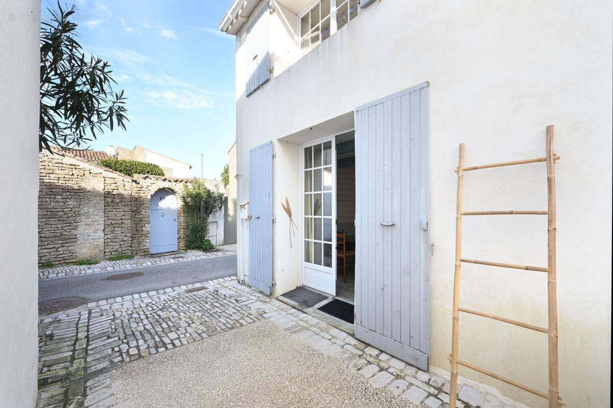 Maison à LES PORTES-EN-RE