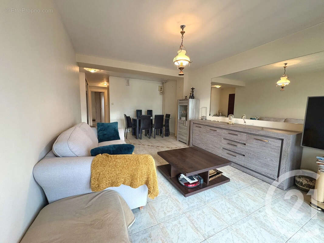 Appartement à MARSEILLE-4E