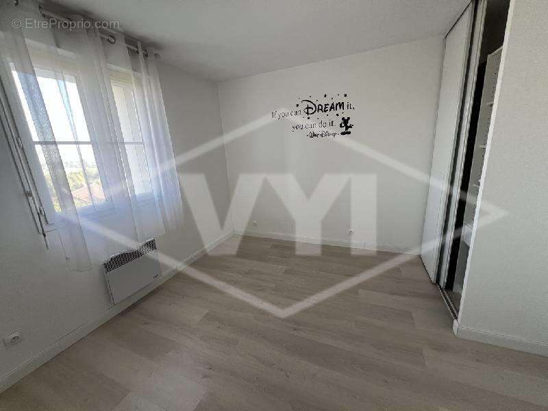 Appartement à COMBS-LA-VILLE