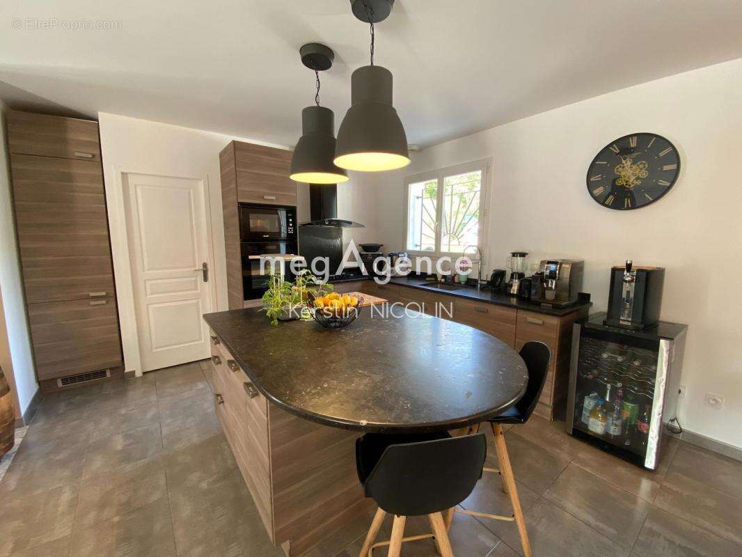 Maison à MEOUNES-LES-MONTRIEUX