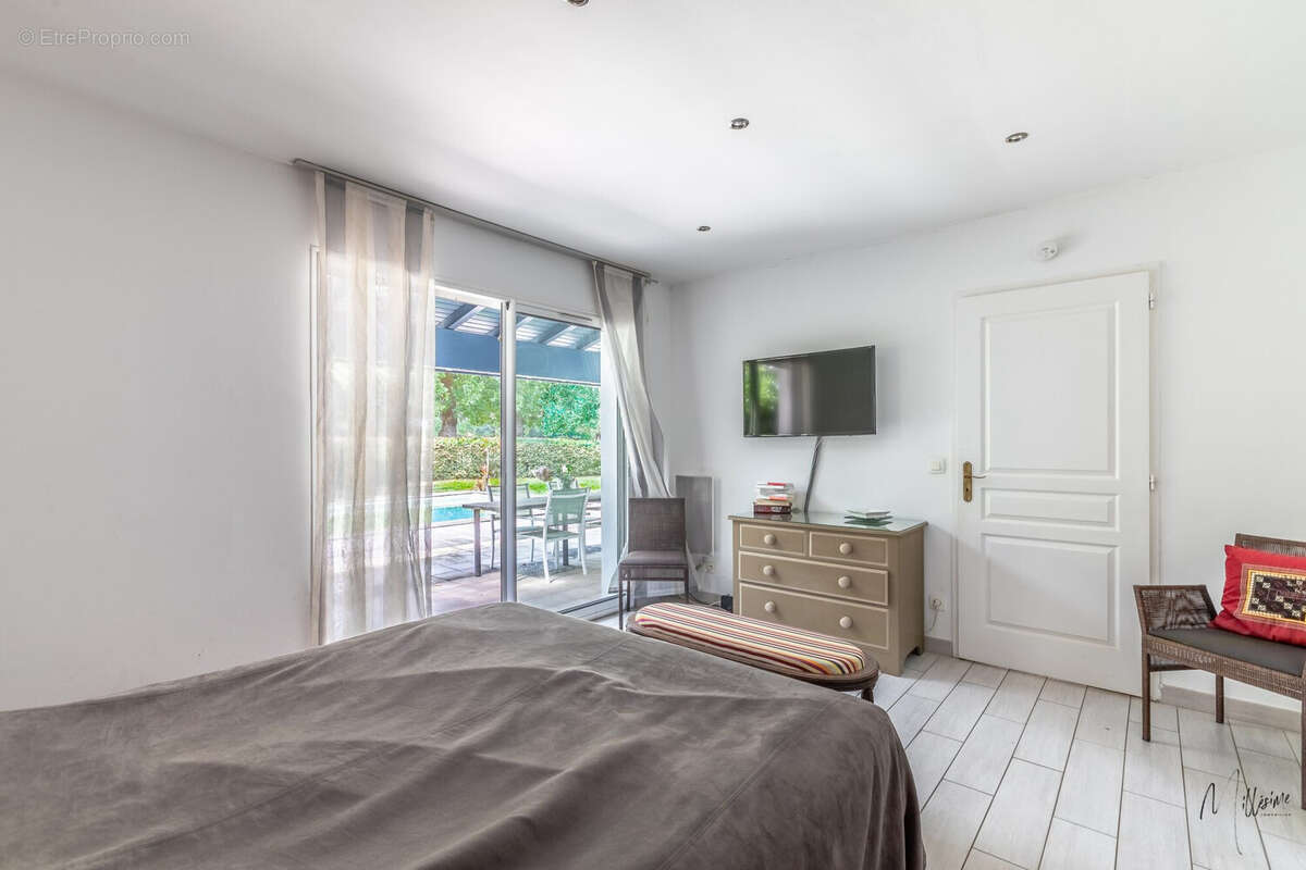 Maison 148 m² à Bassussarry  - photo 8