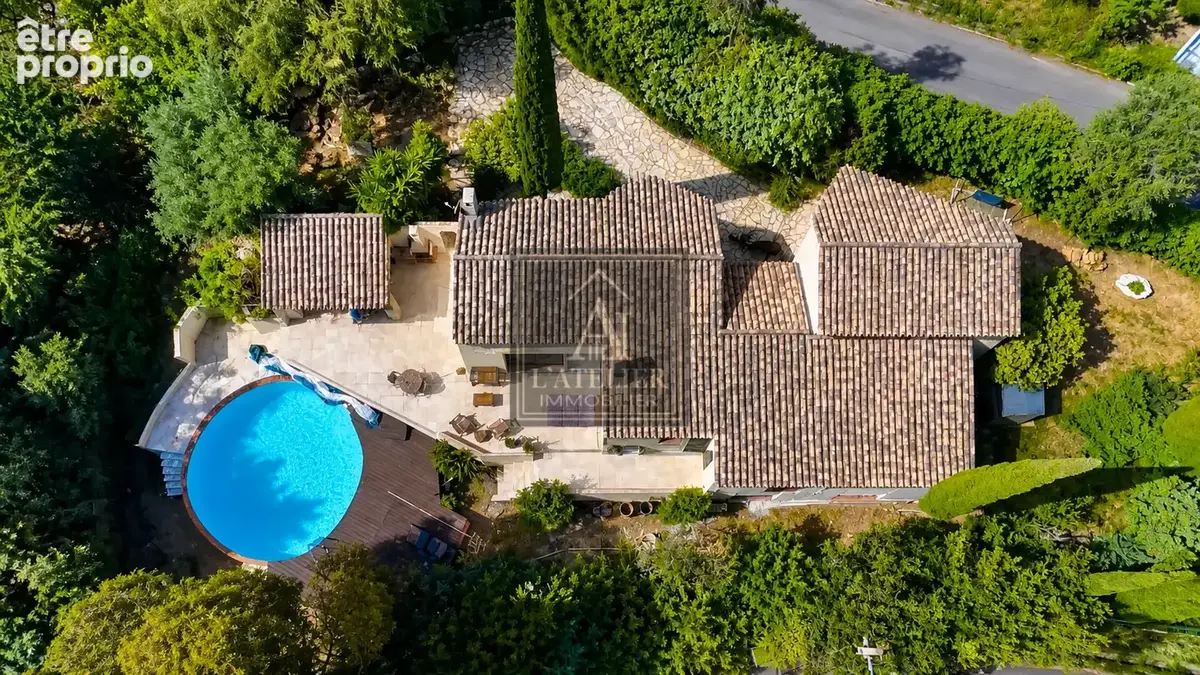 Maison de 170 m2 avec garage et piscine sur une parcelle de 1485 m2 - photo 6