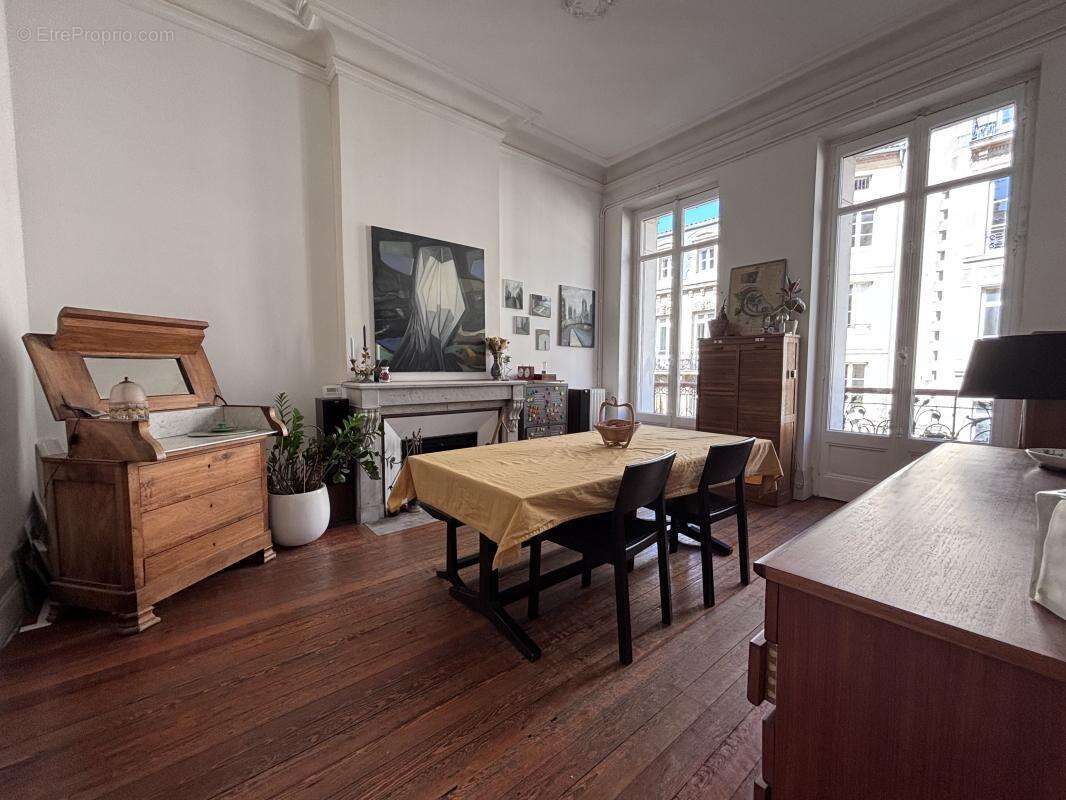 Appartement à BORDEAUX