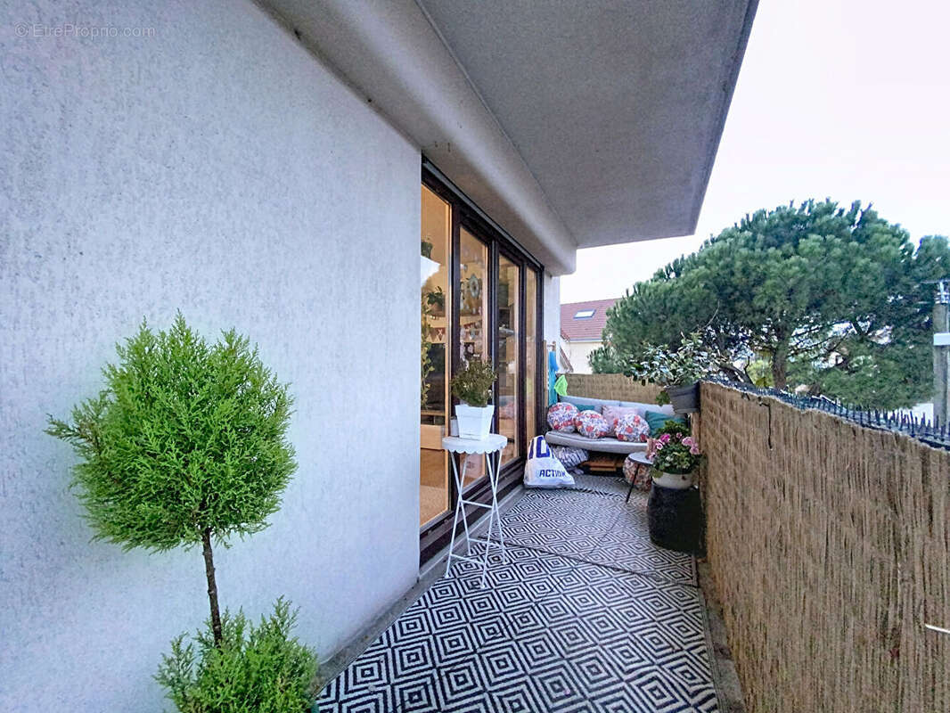 Appartement à SAINT-MAUR-DES-FOSSES