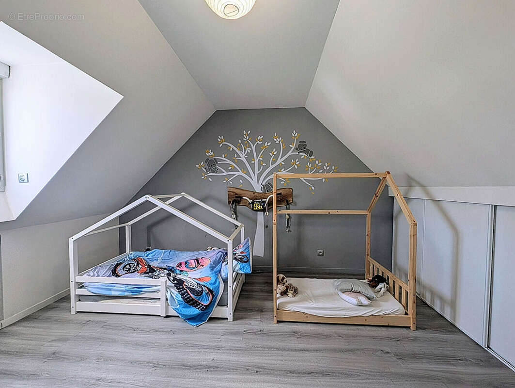 Maison à NAZELLES-NEGRON