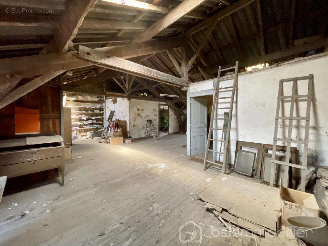 Maison à ORADOUR-SUR-VAYRES