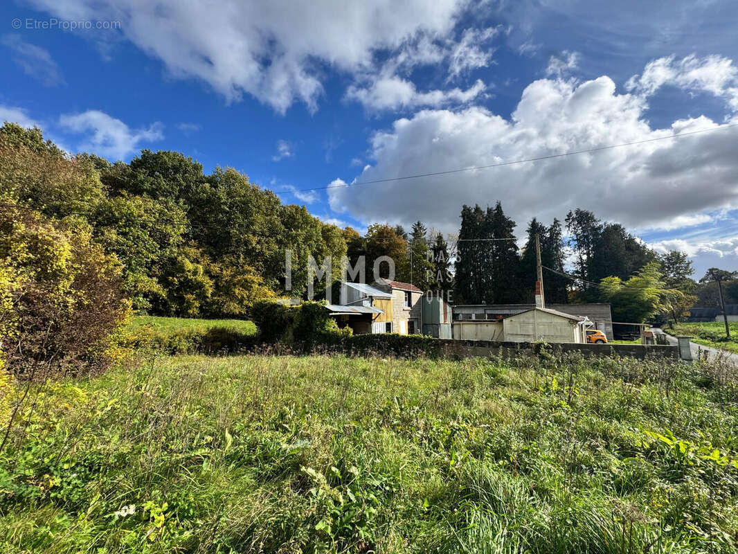 Maison à CHAHAIGNES