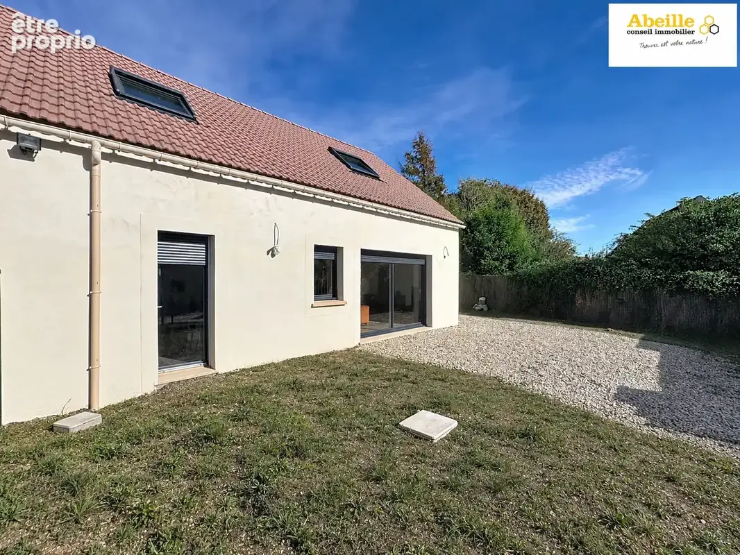Maison entièrement rénovée, prête à vous accueillir. - photo 1