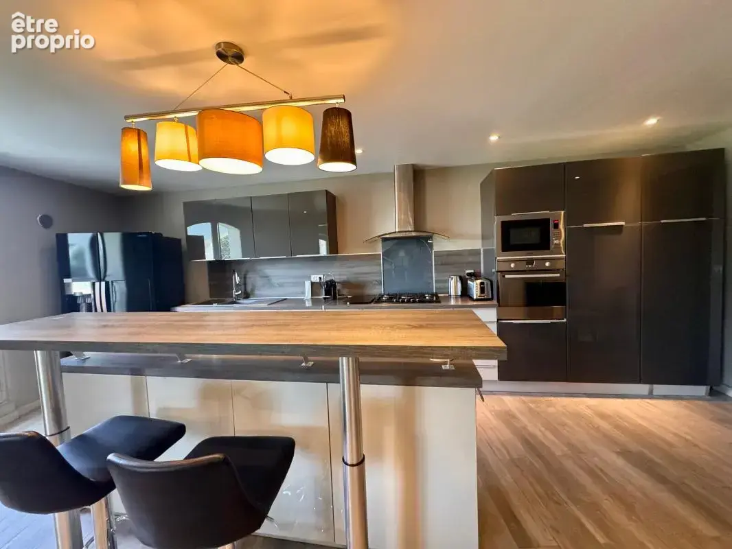 Saint-raphaël – maison de 196 m² avec piscine, vue et espaces de vie généreux - photo 7