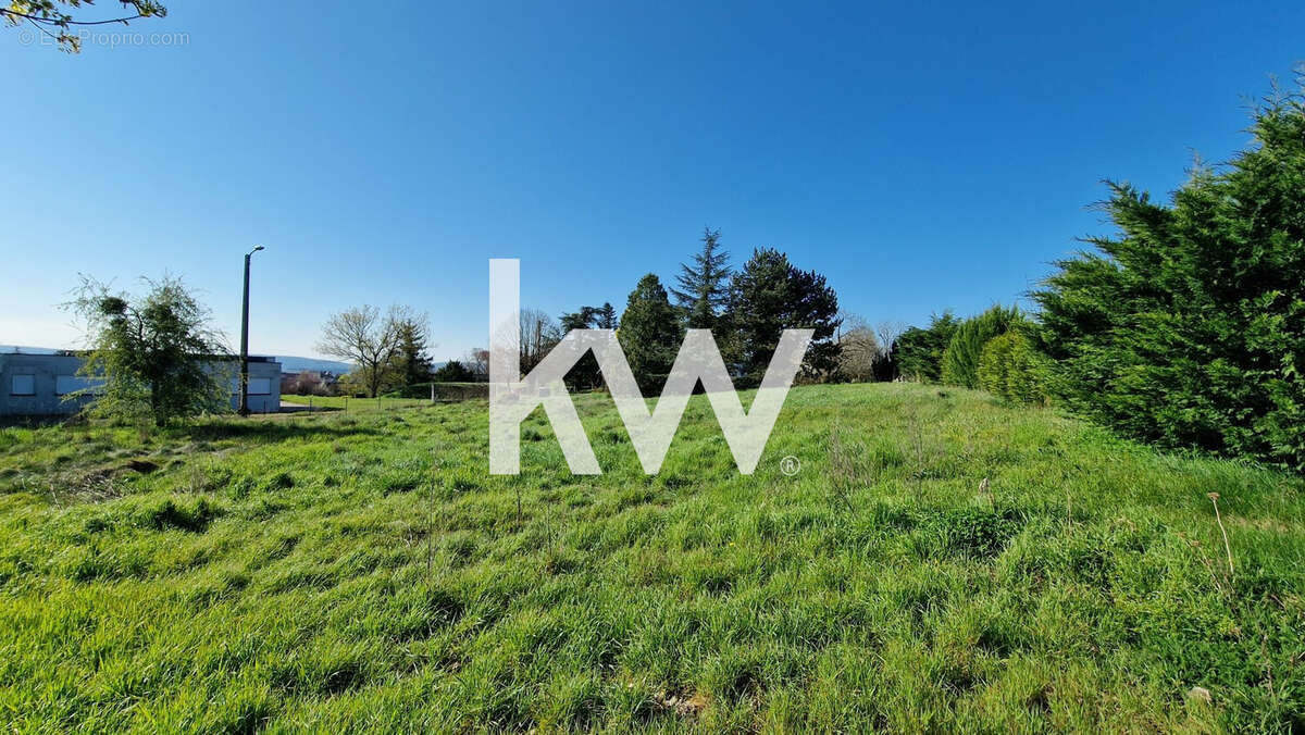 Terrain à MONTAGNEY