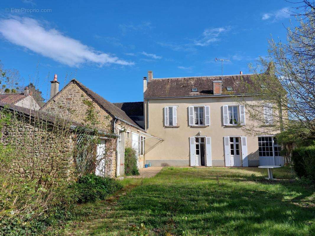 Maison à SAVIGNE-L'EVEQUE