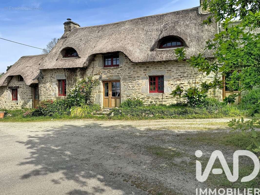 Photo 1 - Maison à SAINT-AVE