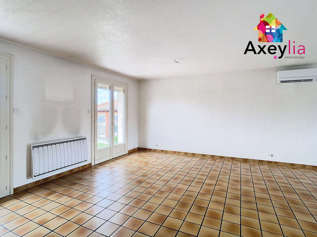 Maison à SAINT-ROMAIN-LA-MOTTE