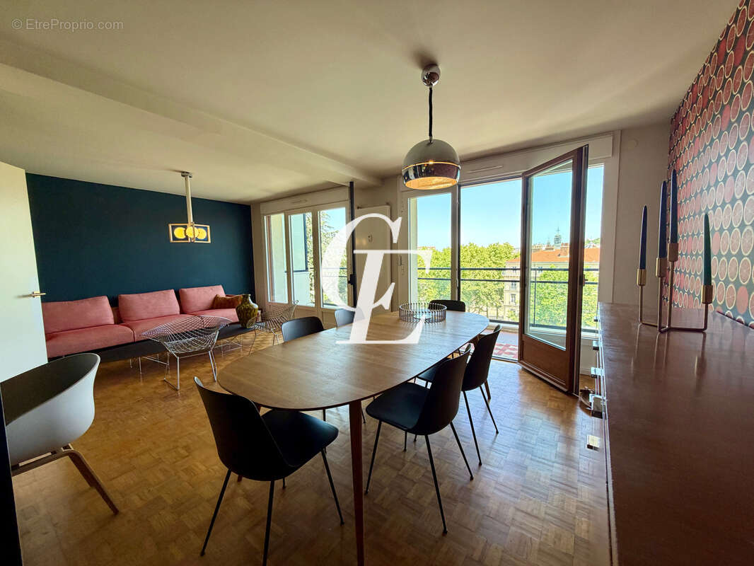 Appartement à SAINT-ETIENNE