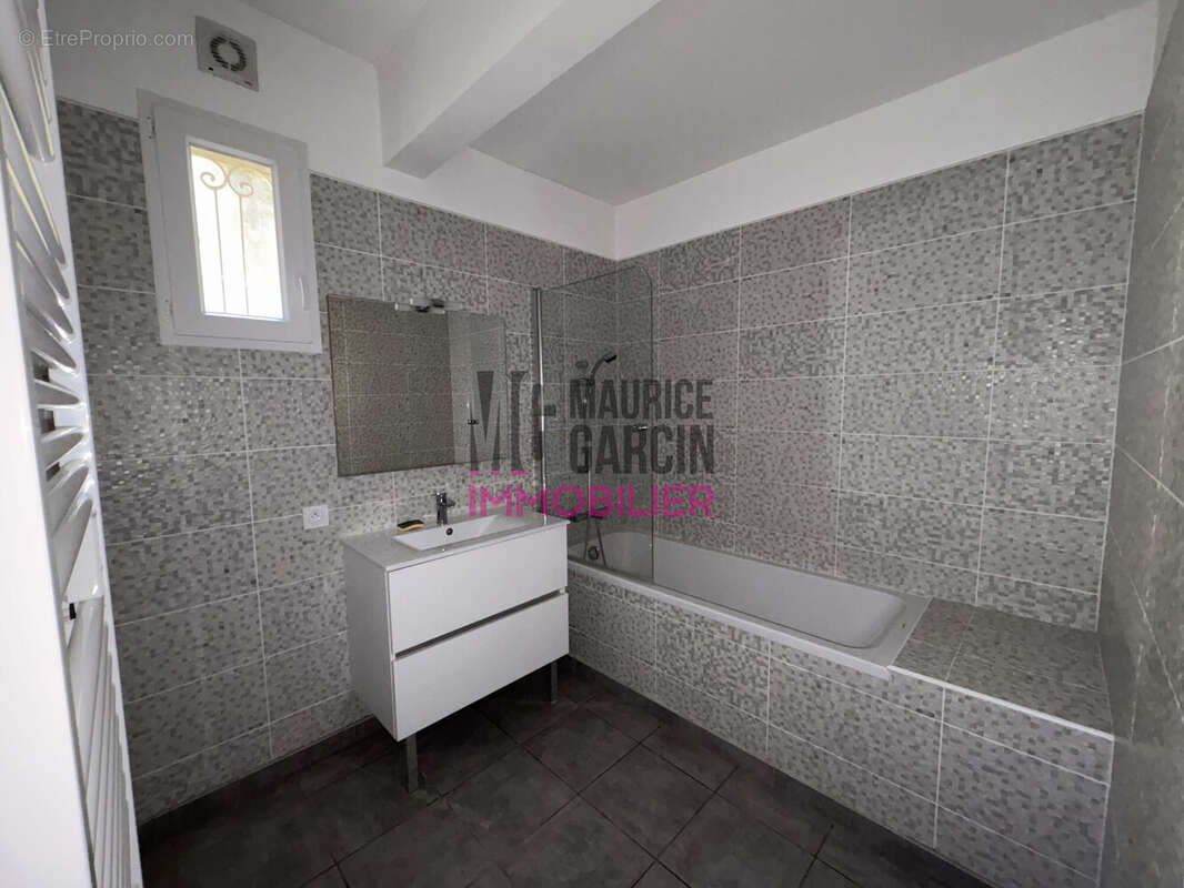 Appartement à BEAUMES-DE-VENISE