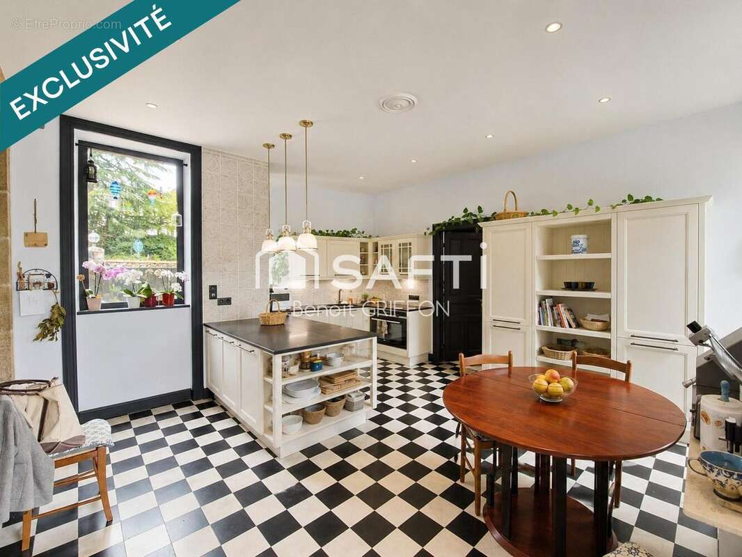 Maison 350 m² à Clisson  - photo 6