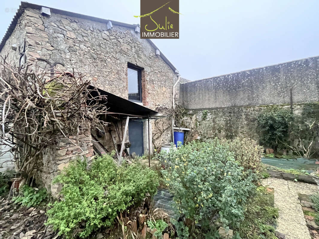 Maison à NUEIL-LES-AUBIERS