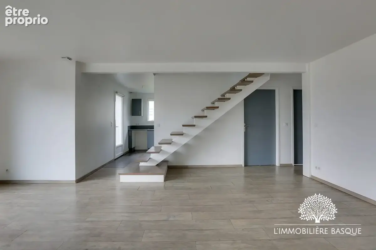 Maison 4 pièces 97 m² à vendre à Bassussarry (64200) - photo 5