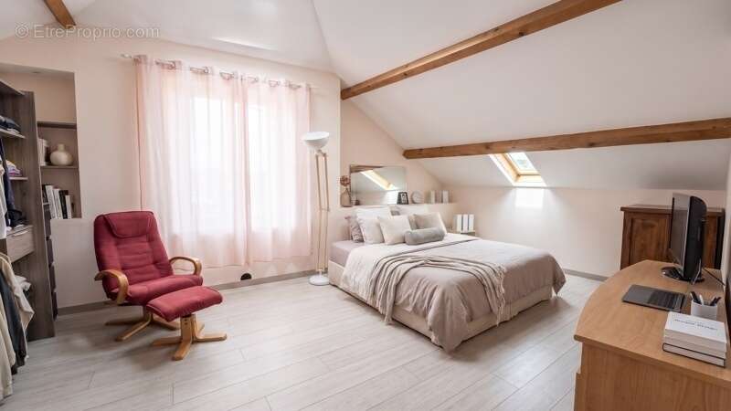 Maison à MONTFERRAT