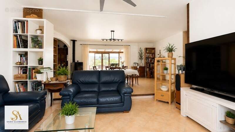 VILLARDONNEL – Villa de plain-pied avec garage, 4 chambres et bureau, sur un terrain de 3 577 m² avec vue dégagée sur la Montagn - photo 5