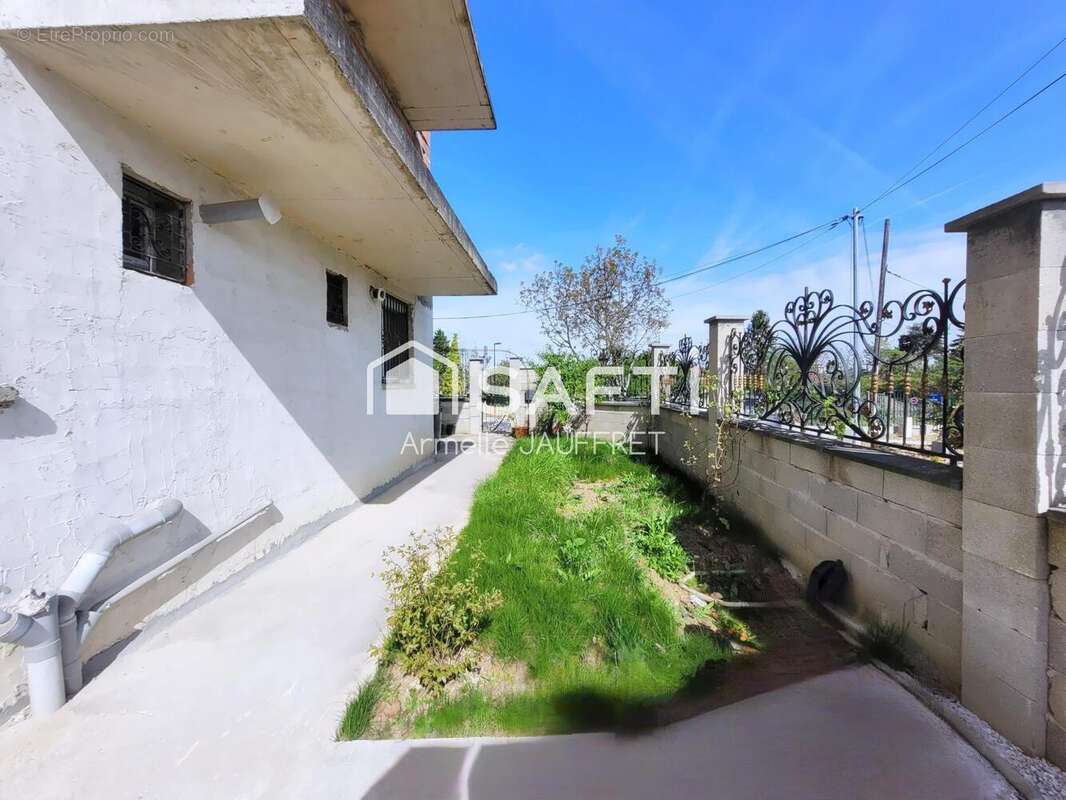 Photo 2 - Maison à STAINS