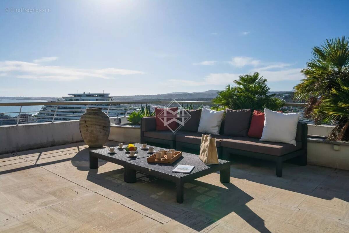 Appartement à VILLENEUVE-LOUBET