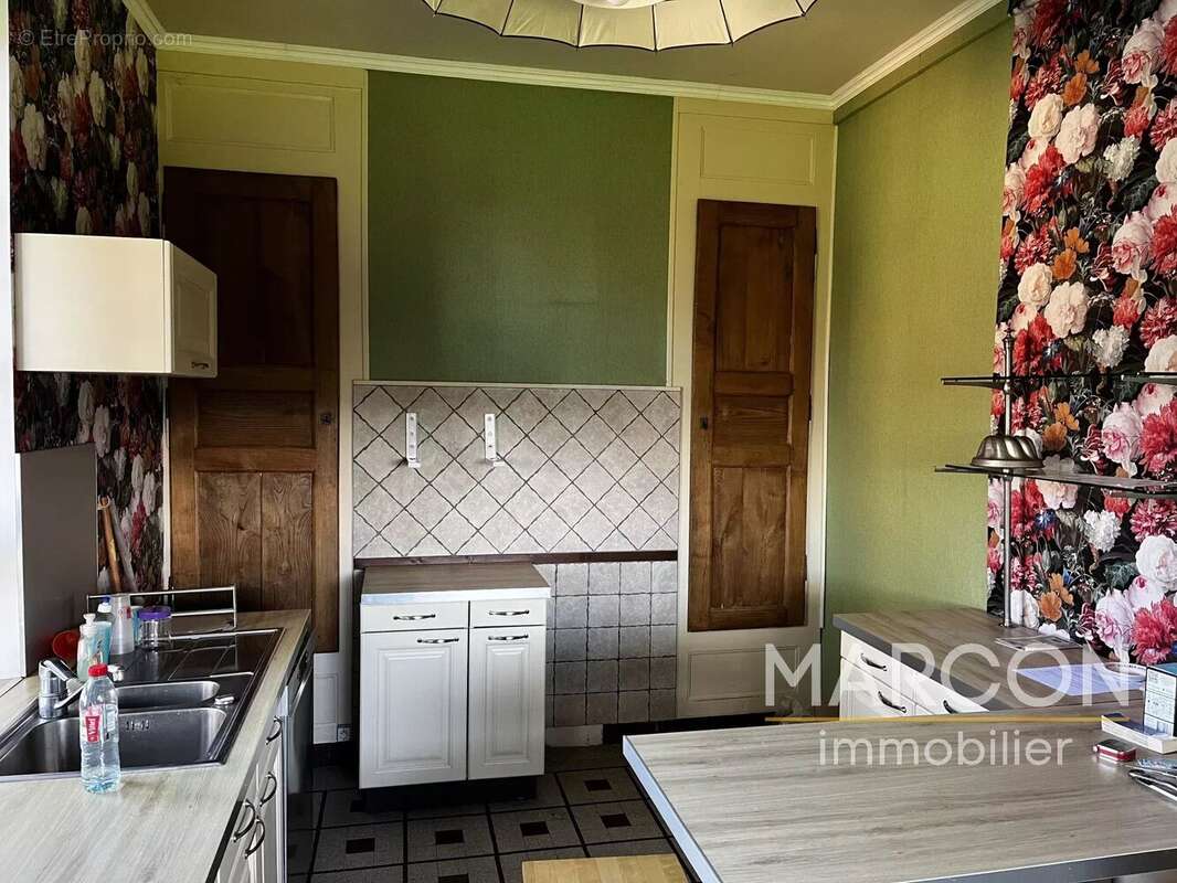 Maison à CHAMBON-SAINTE-CROIX