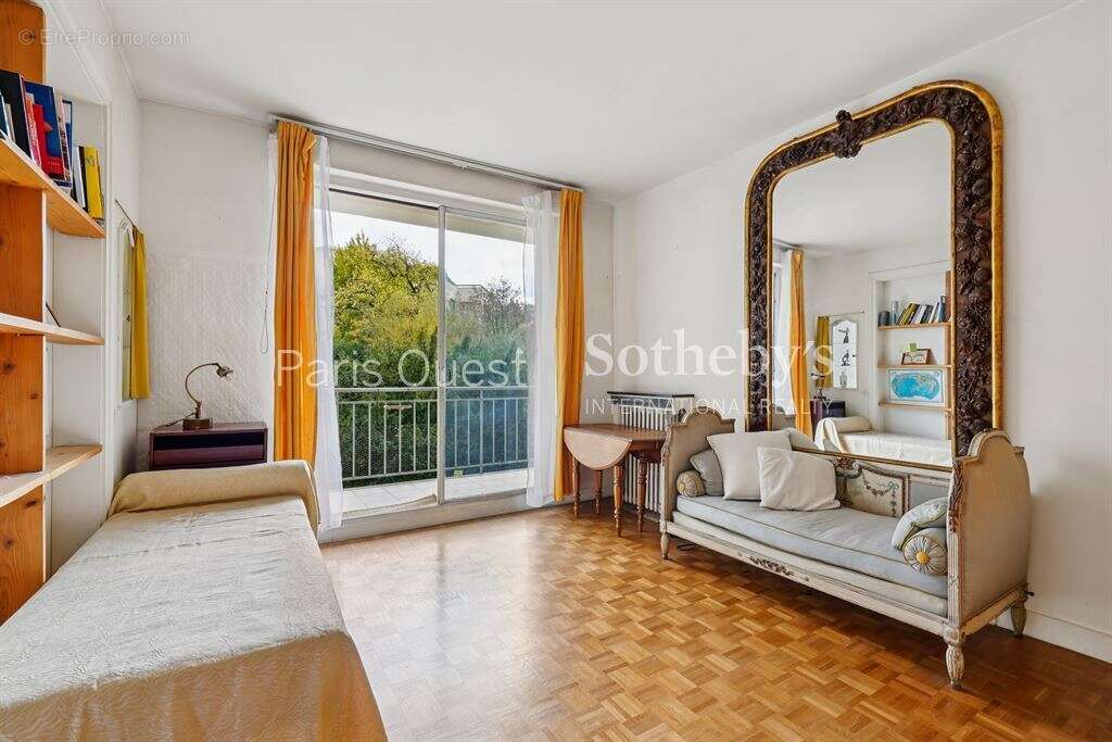 Appartement à NEUILLY-SUR-SEINE