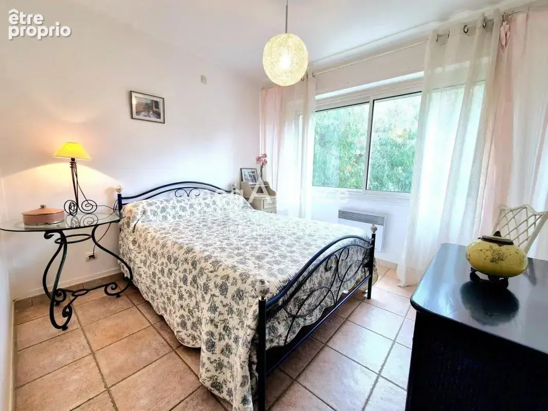 CAVALAIRE-SUR-MER – Maison avec jardin, garage et 2 logements, tout à pied ! - photo 9