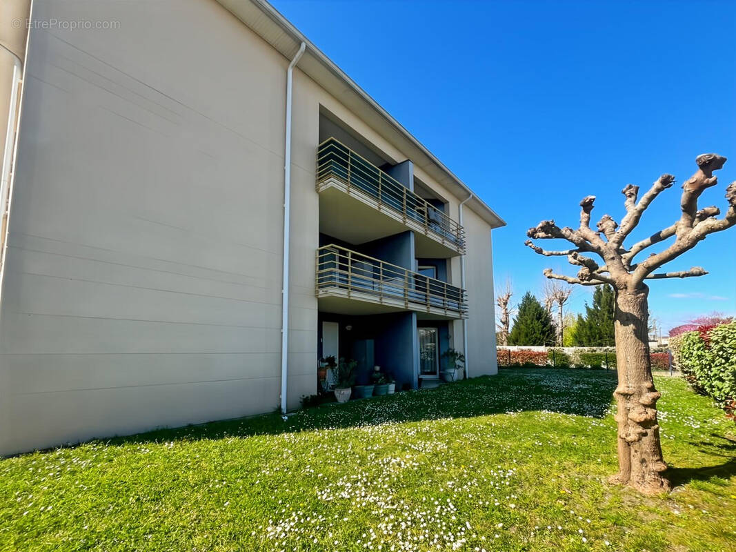 Appartement à PAREMPUYRE
