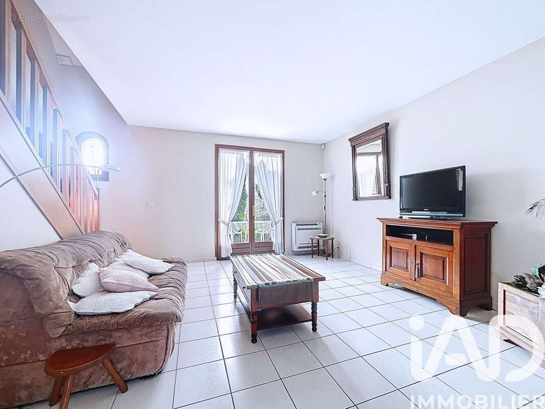 Photo 4 - Maison à MONTIGNY-LES-CORMEILLES